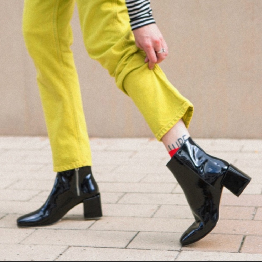 LoQ patent leather boots